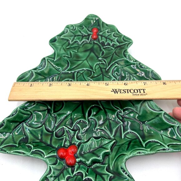 Ceramic Christmas Tree-Shaped Decor With Holly & Berries Design Green & Gold Fin - Picture 13 of 13